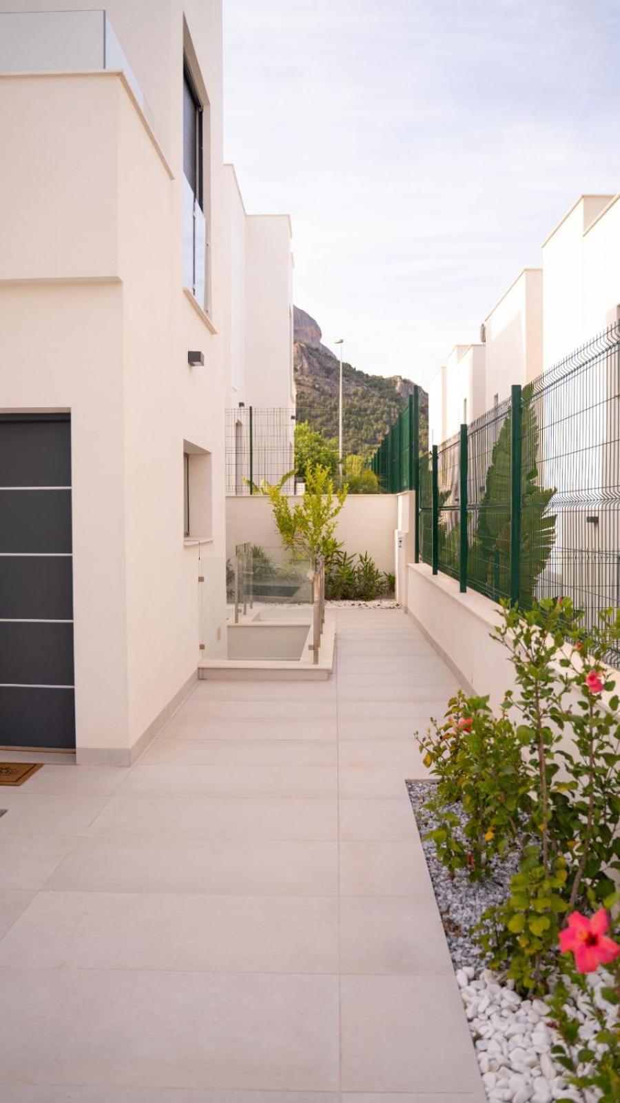 Amberes Apartment, A Stylish Villa's Independent Downstairs With Private Swimming Pool And Terrace * Polop