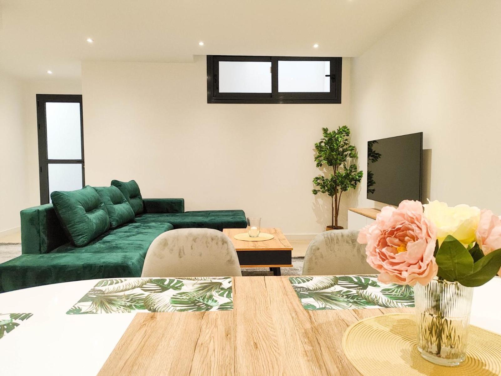 Apartment Amberes Apartment, A Stylish Villa's Independent Downstairs With Private Swimming Pool And Terrace *